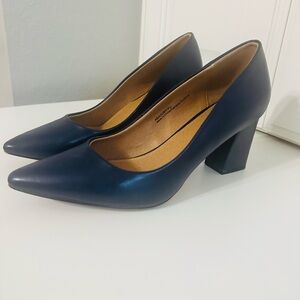 Navy Heels